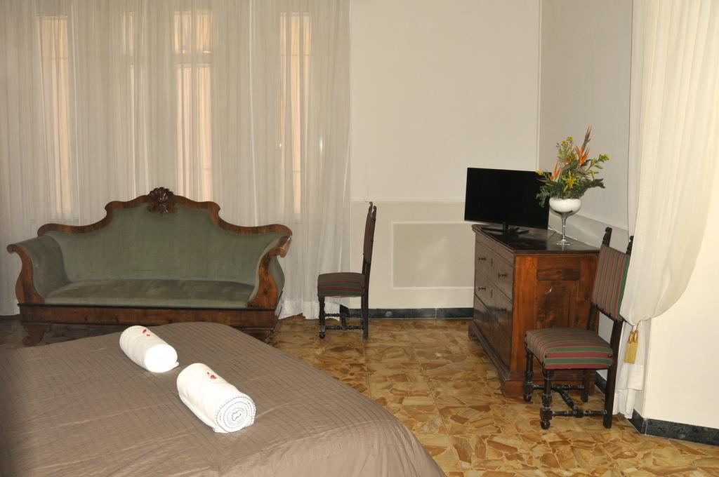 Alibrandi Palace Civitavecchia Room photo